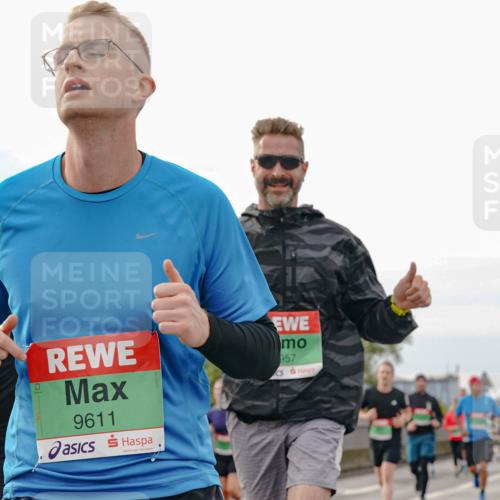 03.10.2025 - Köhlbrandbrückenlauf Michael Burmester http://msf.ph/oto/9161349 03.10.2025 15:59:14 Position 3 8960, 9611, 957 meine-sportfotos.de