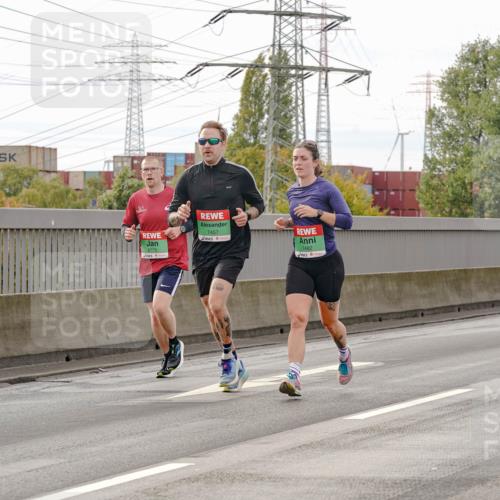 03.10.2025 - Köhlbrandbrückenlauf Michael Burmester http://msf.ph/oto/9161354 03.10.2025 15:59:16 Position 3 8775, 7457, 7482, 8774 meine-sportfotos.de