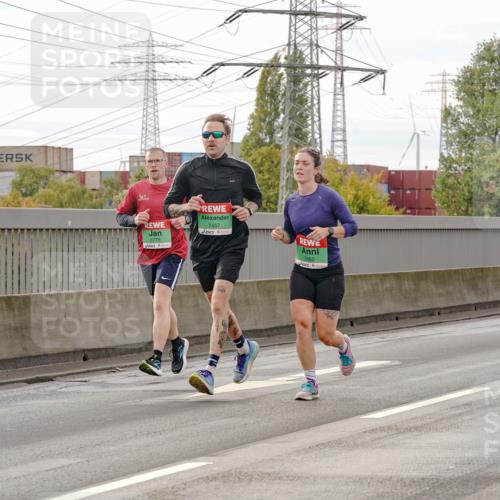 03.10.2025 - Köhlbrandbrückenlauf Michael Burmester http://msf.ph/oto/9161355 03.10.2025 15:59:16 Position 3 8775, 7457, 7482, 8774 meine-sportfotos.de