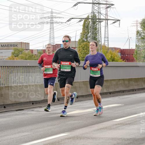 03.10.2025 - Köhlbrandbrückenlauf Michael Burmester http://msf.ph/oto/9161356 03.10.2025 15:59:16 Position 3 8775, 7457, 7482, 8774 meine-sportfotos.de