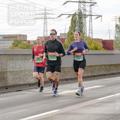 03.10.2025 - Köhlbrandbrückenlauf Michael Burmester http://msf.ph/oto/9161357 03.10.2025 15:59:16 Position 3 8775, 7457, 7482, 8774 meine-sportfotos.de