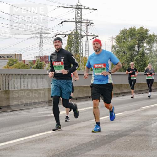 03.10.2025 - Köhlbrandbrückenlauf Michael Burmester http://msf.ph/oto/9161367 03.10.2025 15:59:20 Position 3 8292, 8294 meine-sportfotos.de