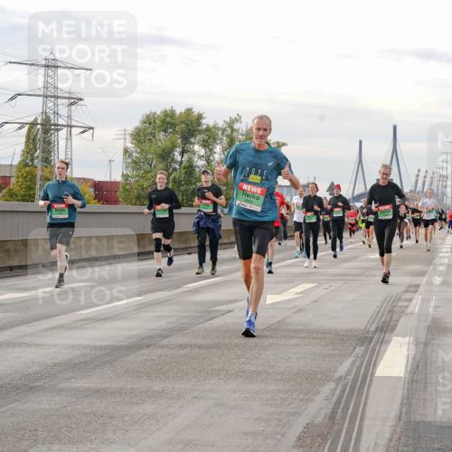 03.10.2025 - Köhlbrandbrückenlauf Michael Burmester http://msf.ph/oto/9161386 03.10.2025 15:59:27 Position 3 2025 meine-sportfotos.de