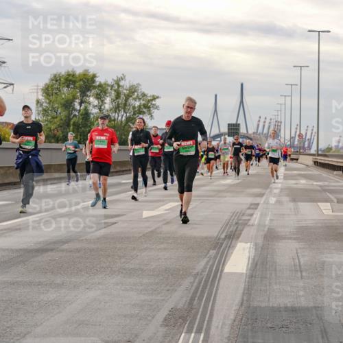03.10.2025 - Köhlbrandbrückenlauf Michael Burmester http://msf.ph/oto/9161393 03.10.2025 15:59:30 Position 3 2025, 9284 meine-sportfotos.de