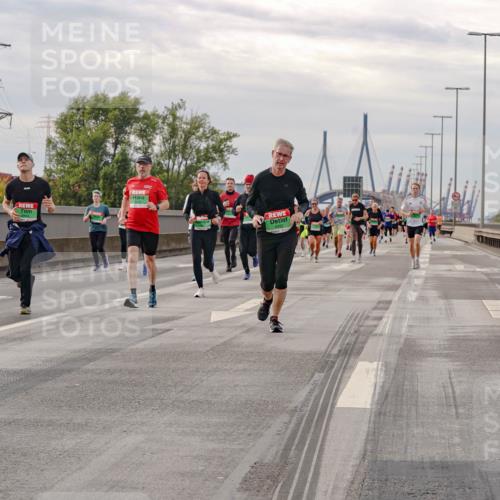 03.10.2025 - Köhlbrandbrückenlauf Michael Burmester http://msf.ph/oto/9161394 03.10.2025 15:59:30 Position 3 9403, 9482 meine-sportfotos.de