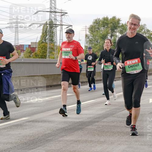 03.10.2025 - Köhlbrandbrückenlauf Michael Burmester http://msf.ph/oto/9161402 03.10.2025 15:59:32 Position 3 940, 9198, 9482 meine-sportfotos.de