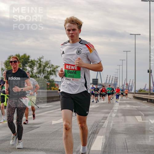 03.10.2025 - Köhlbrandbrückenlauf Michael Burmester http://msf.ph/oto/9161424 03.10.2025 15:59:40 Position 3 8962 meine-sportfotos.de