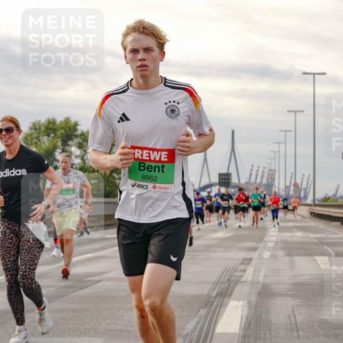 03.10.2025 - Köhlbrandbrückenlauf Michael Burmester http://msf.ph/oto/9161427 03.10.2025 15:59:40 Position 3 8962 meine-sportfotos.de