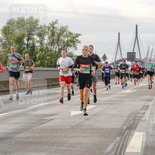 03.10.2025 - Köhlbrandbrückenlauf Michael Burmester http://msf.ph/oto/9161428 03.10.2025 15:59:42 Position 3 7587 meine-sportfotos.de