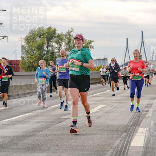 03.10.2025 - Köhlbrandbrückenlauf Michael Burmester http://msf.ph/oto/9161461 03.10.2025 15:59:52 Position 3 9315, 9493, 8040 meine-sportfotos.de