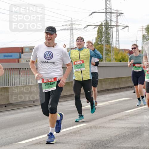 03.10.2025 - Köhlbrandbrückenlauf Michael Burmester http://msf.ph/oto/9161500 03.10.2025 16:00:04 Position 3 8084, 8093, 9080, 8451, 9054 meine-sportfotos.de
