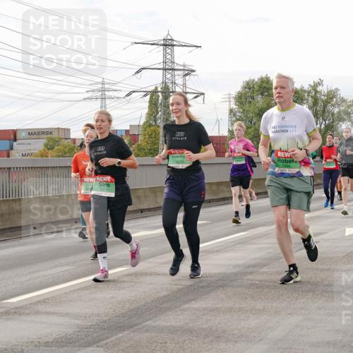 03.10.2025 - Köhlbrandbrückenlauf Michael Burmester http://msf.ph/oto/9161510 03.10.2025 16:00:07 Position 3 8451, 8970, 8971, 7399 meine-sportfotos.de