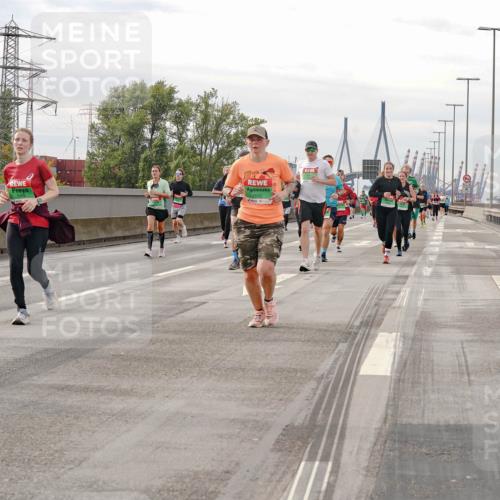 03.10.2025 - Köhlbrandbrückenlauf Michael Burmester http://msf.ph/oto/9161529 03.10.2025 16:00:15 Position 3 7459, 7692 meine-sportfotos.de