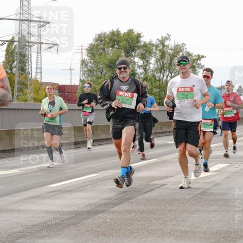 03.10.2025 - Köhlbrandbrückenlauf Michael Burmester http://msf.ph/oto/9161535 03.10.2025 16:00:17 Position 3 9745, 9708, 8771 meine-sportfotos.de