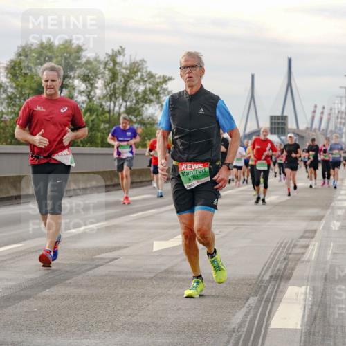 03.10.2025 - Köhlbrandbrückenlauf Michael Burmester http://msf.ph/oto/9161577 03.10.2025 16:00:32 Position 3 816 meine-sportfotos.de