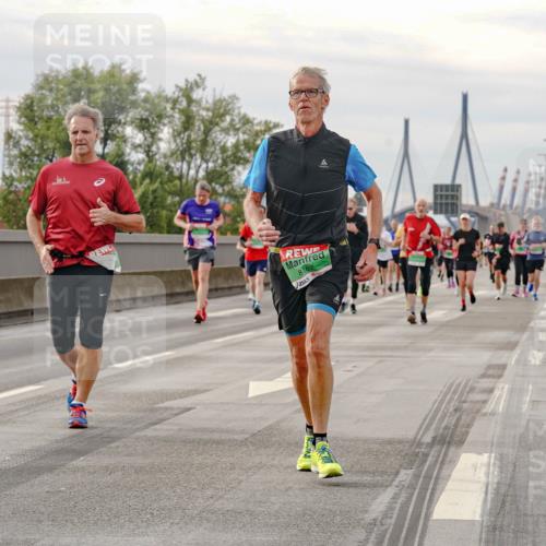 03.10.2025 - Köhlbrandbrückenlauf Michael Burmester http://msf.ph/oto/9161578 03.10.2025 16:00:32 Position 3 8167 meine-sportfotos.de