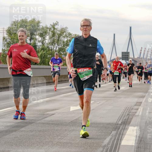 03.10.2025 - Köhlbrandbrückenlauf Michael Burmester http://msf.ph/oto/9161579 03.10.2025 16:00:32 Position 3 8167 meine-sportfotos.de