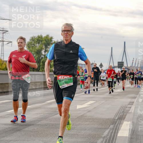 03.10.2025 - Köhlbrandbrückenlauf Michael Burmester http://msf.ph/oto/9161581 03.10.2025 16:00:33 Position 3 8167 meine-sportfotos.de