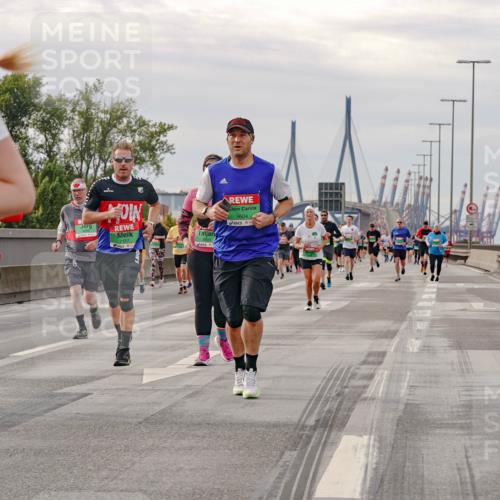 03.10.2025 - Köhlbrandbrückenlauf Michael Burmester http://msf.ph/oto/9161628 03.10.2025 16:00:50 Position 3 7157, 9604 meine-sportfotos.de