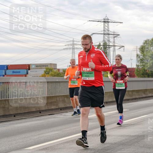 03.10.2025 - Köhlbrandbrückenlauf Michael Burmester http://msf.ph/oto/9161633 03.10.2025 16:00:52 Position 3 8909, 8853, 7157, 9604 meine-sportfotos.de