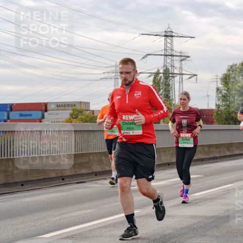 03.10.2025 - Köhlbrandbrückenlauf Michael Burmester http://msf.ph/oto/9161634 03.10.2025 16:00:52 Position 3 8909, 8853, 7157, 9604 meine-sportfotos.de