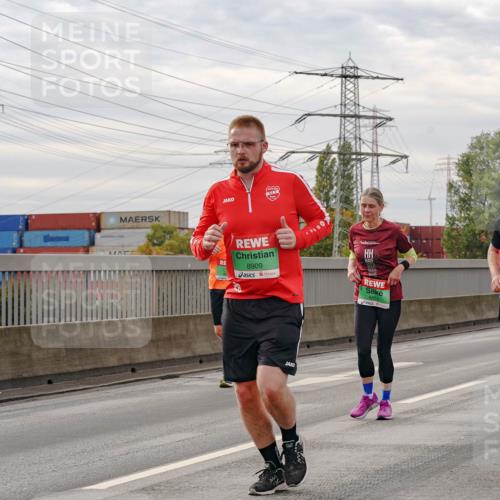 03.10.2025 - Köhlbrandbrückenlauf Michael Burmester http://msf.ph/oto/9161635 03.10.2025 16:00:52 Position 3 8909, 7157, 9604 meine-sportfotos.de