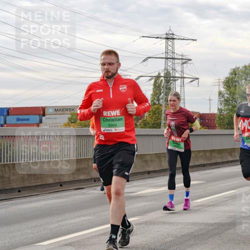 03.10.2025 - Köhlbrandbrückenlauf Michael Burmester http://msf.ph/oto/9161636 03.10.2025 16:00:52 Position 3 8909, 28, 7157, 9604 meine-sportfotos.de