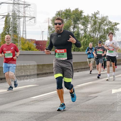 03.10.2025 - Köhlbrandbrückenlauf Michael Burmester http://msf.ph/oto/9161663 03.10.2025 16:01:04 Position 3 7717, 8607, 9193 meine-sportfotos.de
