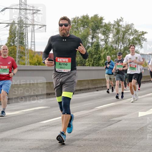 03.10.2025 - Köhlbrandbrückenlauf Michael Burmester http://msf.ph/oto/9161666 03.10.2025 16:01:04 Position 3 7717, 8607 meine-sportfotos.de