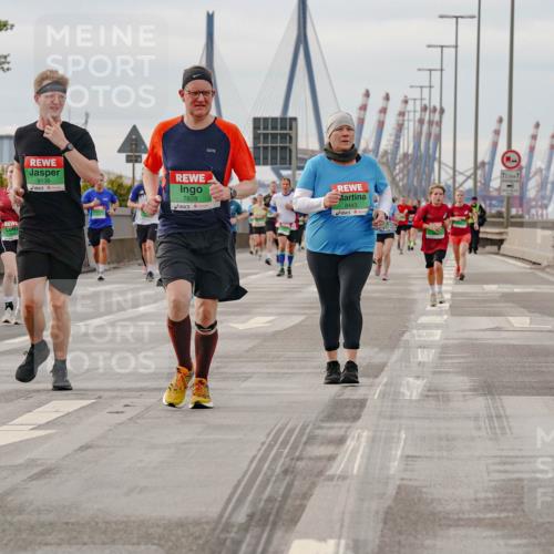 03.10.2025 - Köhlbrandbrückenlauf Michael Burmester http://msf.ph/oto/9161688 03.10.2025 16:01:10 Position 3 9136, 7828, 8443 meine-sportfotos.de