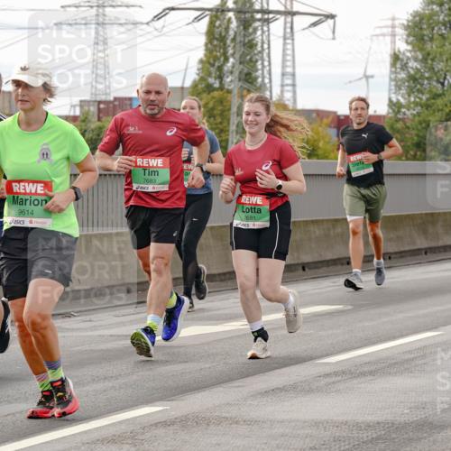 03.10.2025 - Köhlbrandbrückenlauf Michael Burmester http://msf.ph/oto/9161710 03.10.2025 16:01:18 Position 3 7401, 9614, 7683, 7681 meine-sportfotos.de