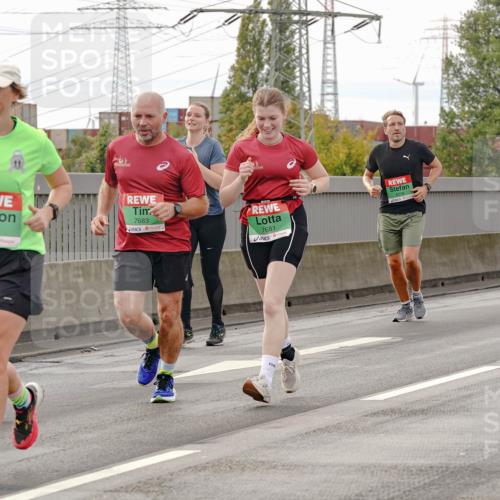 03.10.2025 - Köhlbrandbrückenlauf Michael Burmester http://msf.ph/oto/9161712 03.10.2025 16:01:19 Position 3 7401, 9614, 7683, 7681, 0 meine-sportfotos.de
