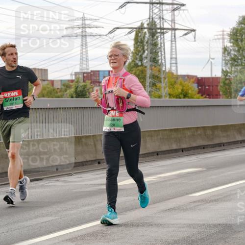 03.10.2025 - Köhlbrandbrückenlauf Michael Burmester http://msf.ph/oto/9161724 03.10.2025 16:01:22 Position 3 8018, 8028, 8224 meine-sportfotos.de