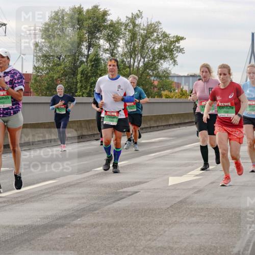 03.10.2025 - Köhlbrandbrückenlauf Michael Burmester http://msf.ph/oto/9161735 03.10.2025 16:01:26 Position 3 9642, 7864, 7792, 21, 7938 meine-sportfotos.de