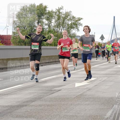 03.10.2025 - Köhlbrandbrückenlauf Michael Burmester http://msf.ph/oto/9161756 03.10.2025 16:01:34 Position 3 9205, 9203 meine-sportfotos.de