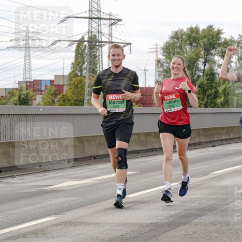 03.10.2025 - Köhlbrandbrückenlauf Michael Burmester http://msf.ph/oto/9161763 03.10.2025 16:01:36 Position 3 9205, 9204, 9203 meine-sportfotos.de