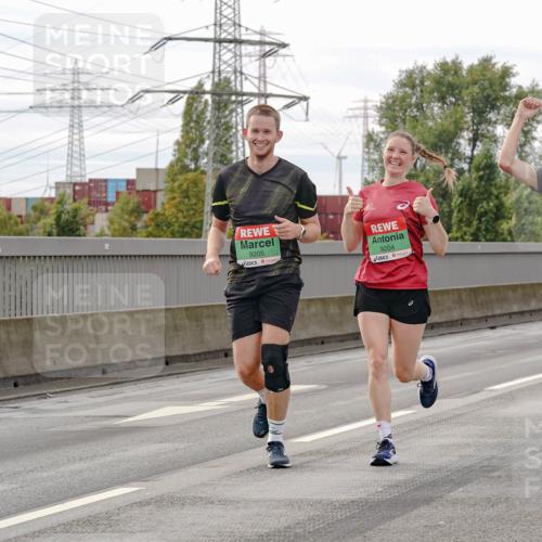 03.10.2025 - Köhlbrandbrückenlauf Michael Burmester http://msf.ph/oto/9161764 03.10.2025 16:01:36 Position 3 9205, 9204, 9203 meine-sportfotos.de