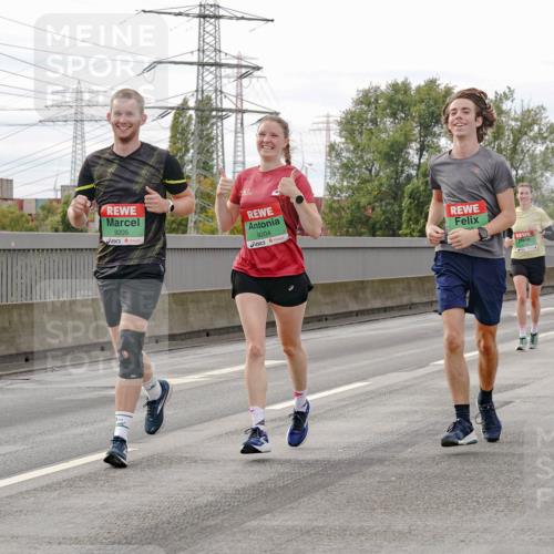 03.10.2025 - Köhlbrandbrückenlauf Michael Burmester http://msf.ph/oto/9161766 03.10.2025 16:01:36 Position 3 9205, 9204 meine-sportfotos.de