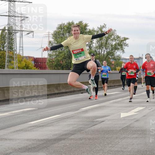 03.10.2025 - Köhlbrandbrückenlauf Michael Burmester http://msf.ph/oto/9161778 03.10.2025 16:01:40 Position 3 7758 meine-sportfotos.de