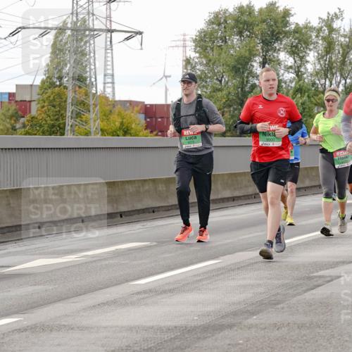 03.10.2025 - Köhlbrandbrückenlauf Michael Burmester http://msf.ph/oto/9161785 03.10.2025 16:01:42 Position 3 9000, 8015, 8998 meine-sportfotos.de