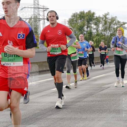 03.10.2025 - Köhlbrandbrückenlauf Michael Burmester http://msf.ph/oto/9161794 03.10.2025 16:01:45 Position 3 8497, 8998, 8071 meine-sportfotos.de