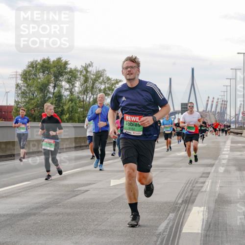 03.10.2025 - Köhlbrandbrückenlauf Michael Burmester http://msf.ph/oto/9161832 03.10.2025 16:01:55 Position 3 9162 meine-sportfotos.de
