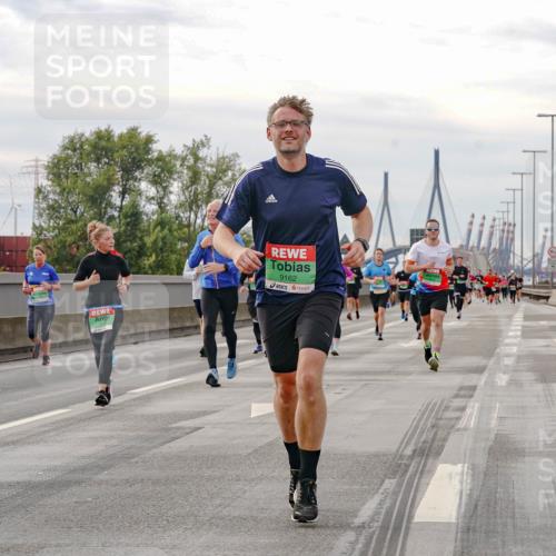 03.10.2025 - Köhlbrandbrückenlauf Michael Burmester http://msf.ph/oto/9161834 03.10.2025 16:01:55 Position 3 9162 meine-sportfotos.de