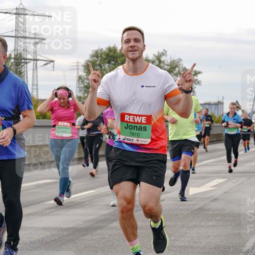 03.10.2025 - Köhlbrandbrückenlauf Michael Burmester http://msf.ph/oto/9161853 03.10.2025 16:02:01 Position 3 7478, 7264, 7810 meine-sportfotos.de