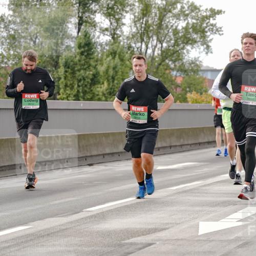 03.10.2025 - Köhlbrandbrückenlauf Michael Burmester http://msf.ph/oto/9161874 03.10.2025 16:02:08 Position 3 9612, 9158, 9655 meine-sportfotos.de