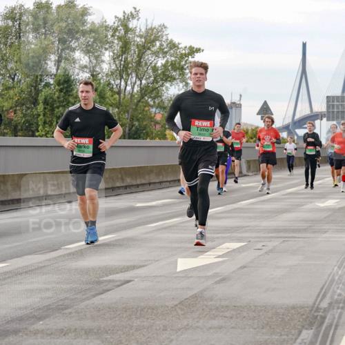03.10.2025 - Köhlbrandbrückenlauf Michael Burmester http://msf.ph/oto/9161878 03.10.2025 16:02:09 Position 3 9612, 9158, 9655, 1 meine-sportfotos.de