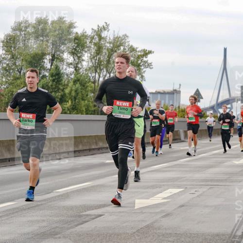 03.10.2025 - Köhlbrandbrückenlauf Michael Burmester http://msf.ph/oto/9161882 03.10.2025 16:02:10 Position 3 9612, 9158, 9655 meine-sportfotos.de
