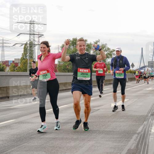 03.10.2025 - Köhlbrandbrückenlauf Michael Burmester http://msf.ph/oto/9161943 03.10.2025 16:02:39 Position 3 7412, 7334, 7133 meine-sportfotos.de