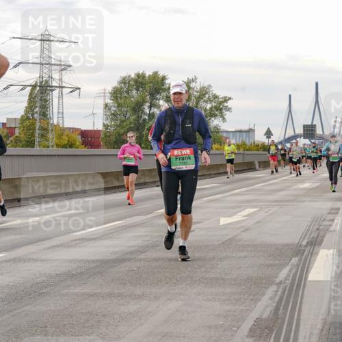 03.10.2025 - Köhlbrandbrückenlauf Michael Burmester http://msf.ph/oto/9161948 03.10.2025 16:02:40 Position 3 7334, 7133 meine-sportfotos.de
