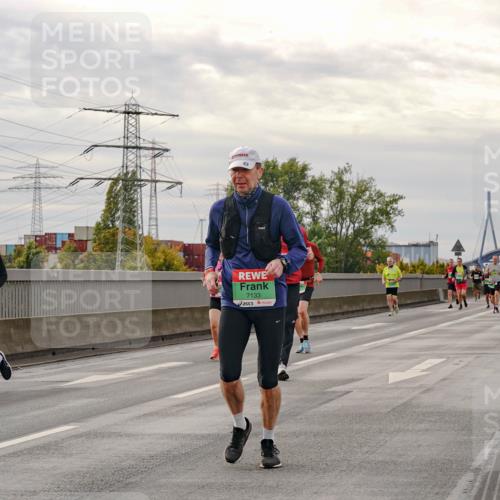 03.10.2025 - Köhlbrandbrückenlauf Michael Burmester http://msf.ph/oto/9161951 03.10.2025 16:02:41 Position 3 7133 meine-sportfotos.de